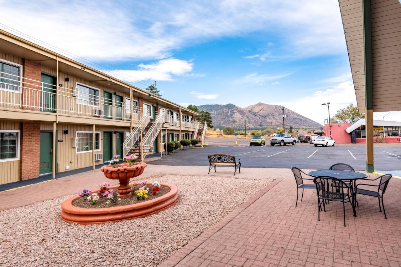 Americas Value And Flagstaff