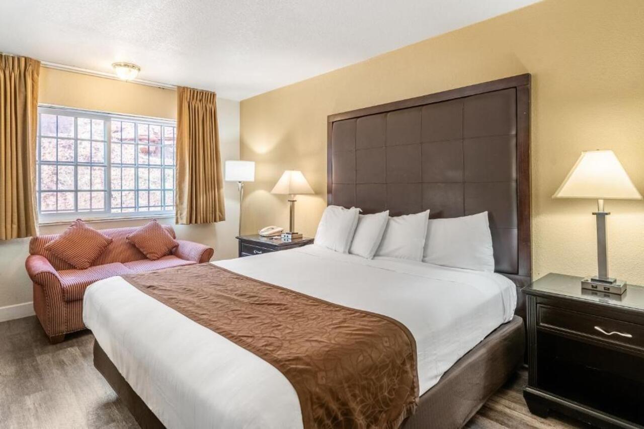 Americas Value And Motel 2*