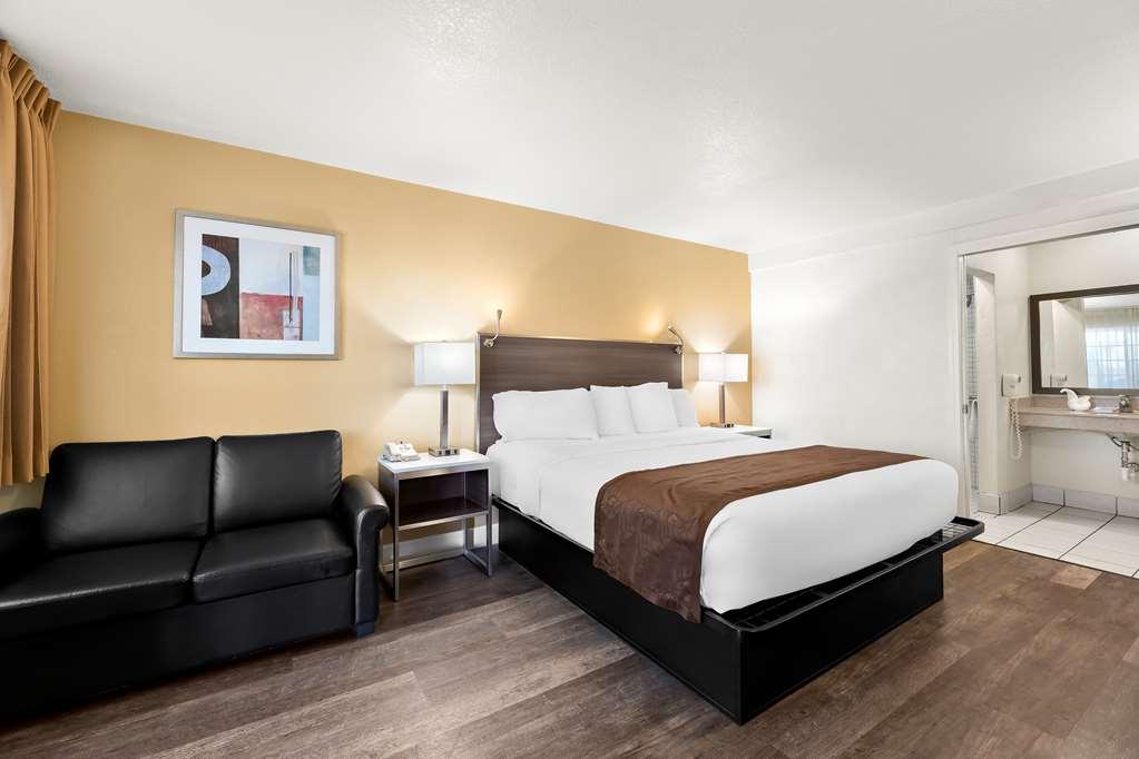 Americas Value And Motel 2*