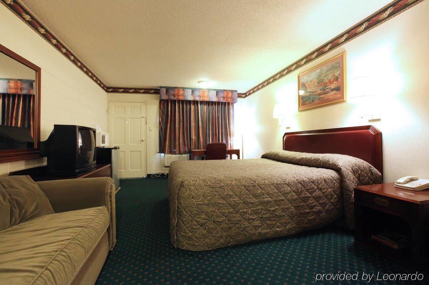 Americas Value And Flagstaff