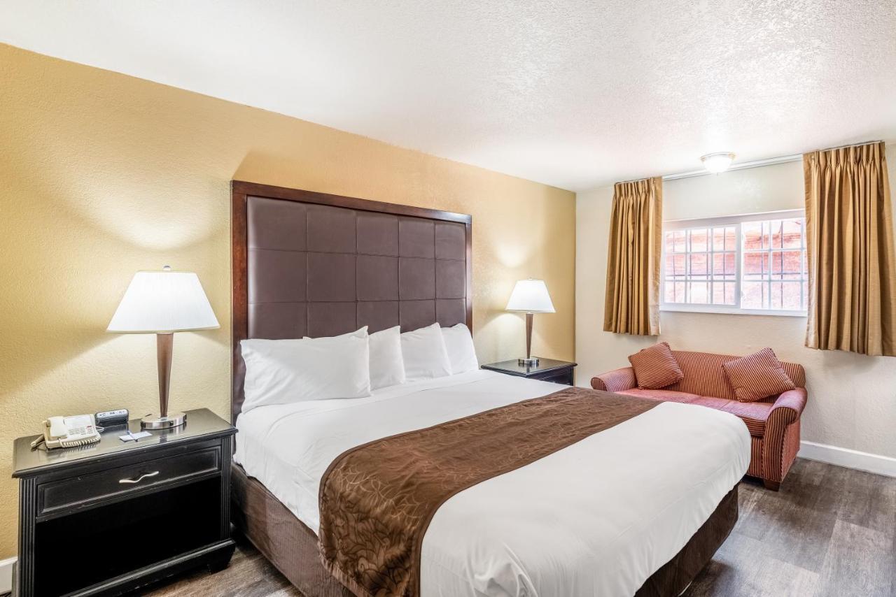Motel Americas Value And Flagstaff